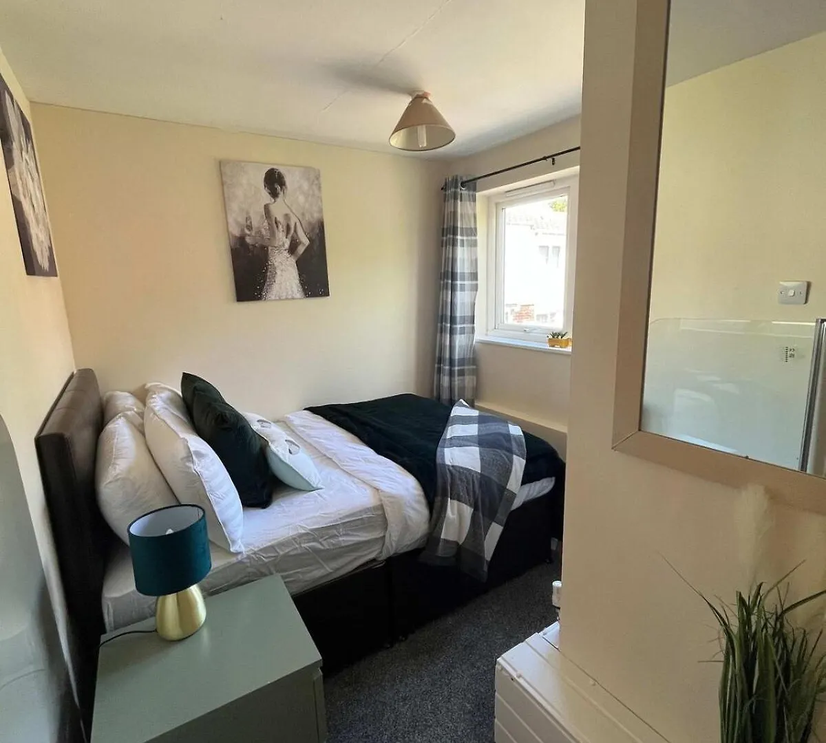 Stylish 2Br - Newcastle - City Centre & St James - Parking Apartment